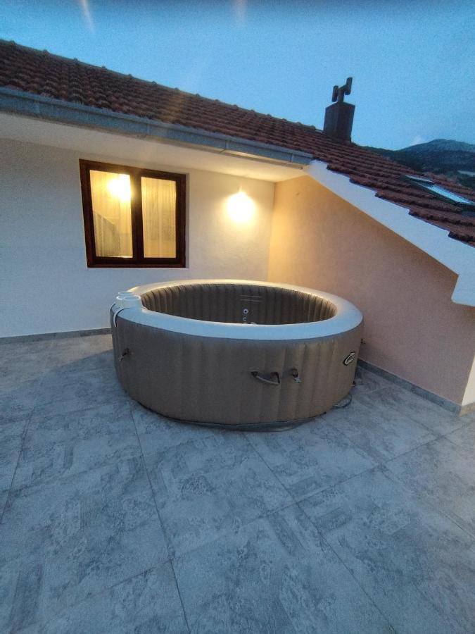 Maris Appartement Vodenjak Buitenkant foto